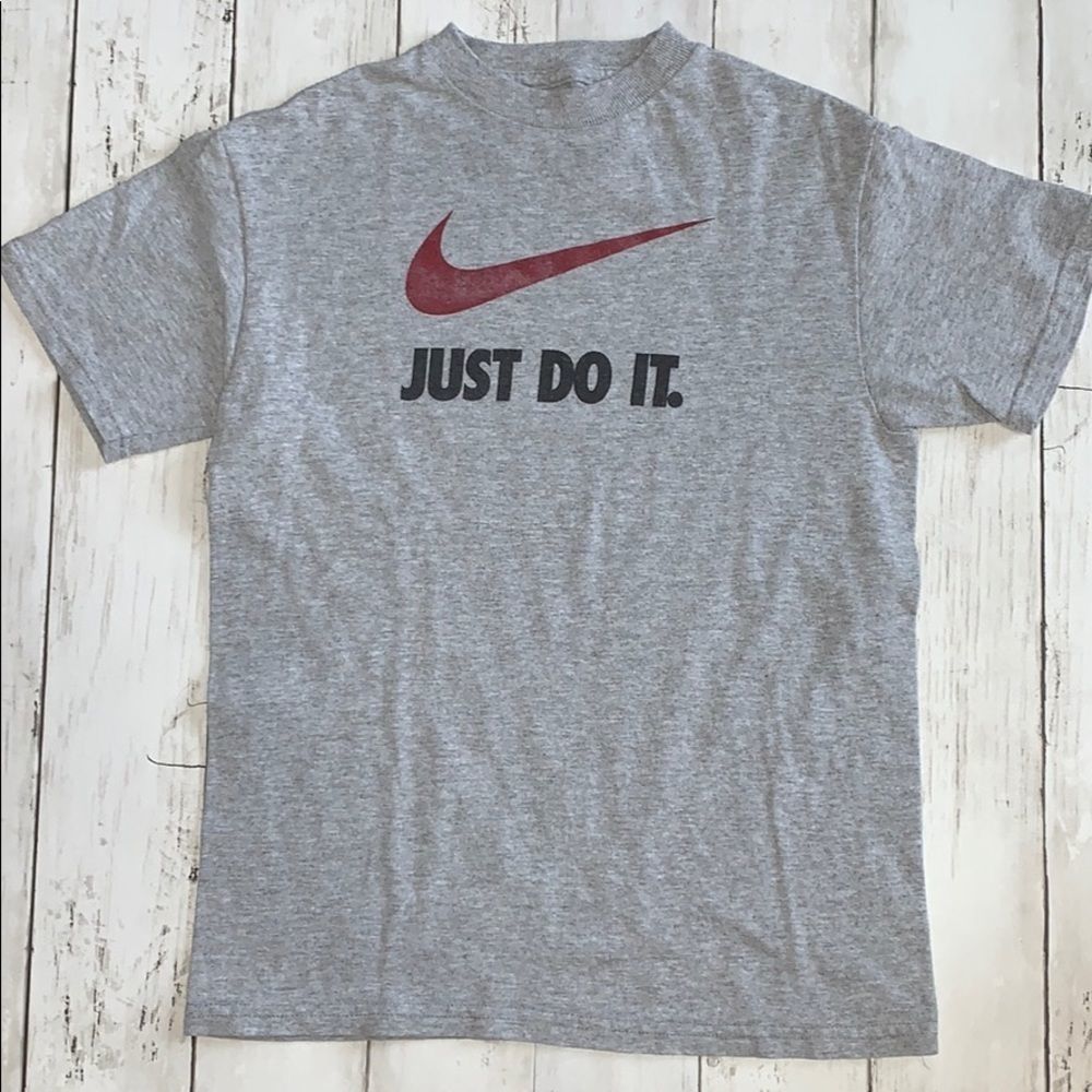 Nike T-shirt SZ 7